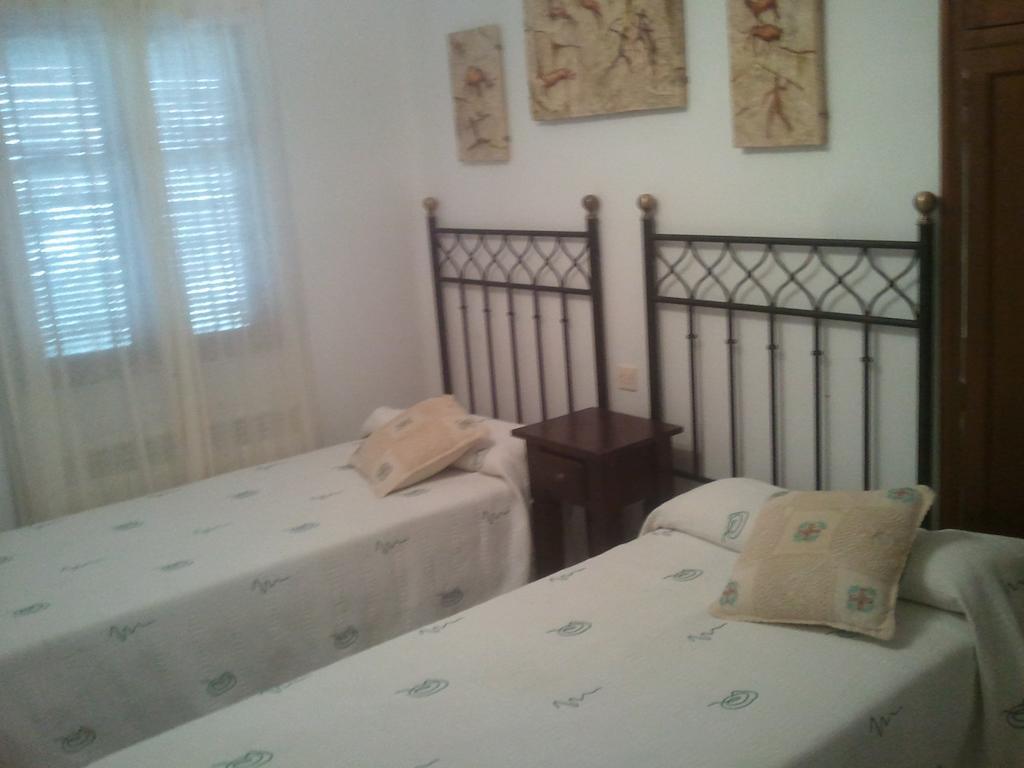 Hostal-Restaurante Fogon De Gredos Гісандо Номер фото