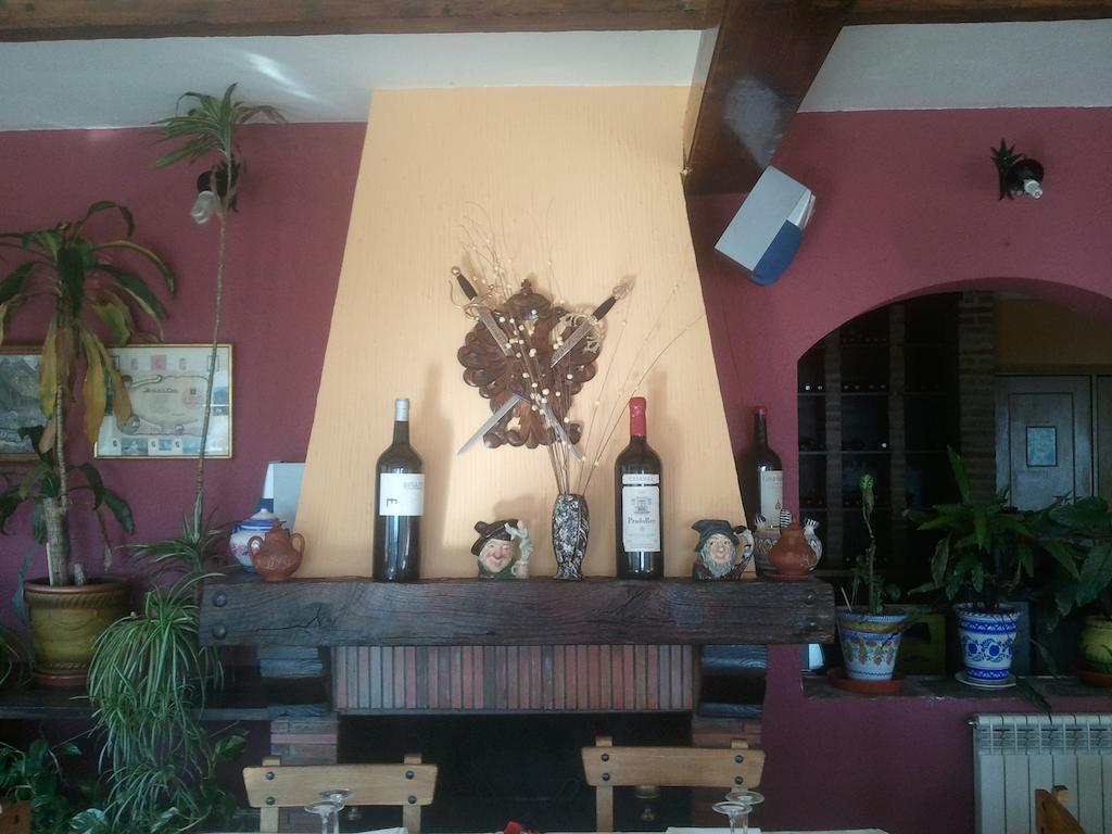 Hostal-Restaurante Fogon De Gredos Гісандо Екстер'єр фото