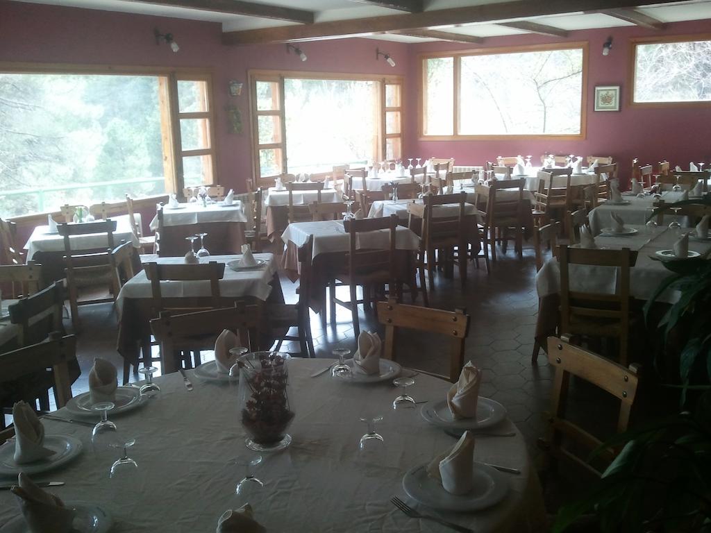 Hostal-Restaurante Fogon De Gredos Гісандо Екстер'єр фото